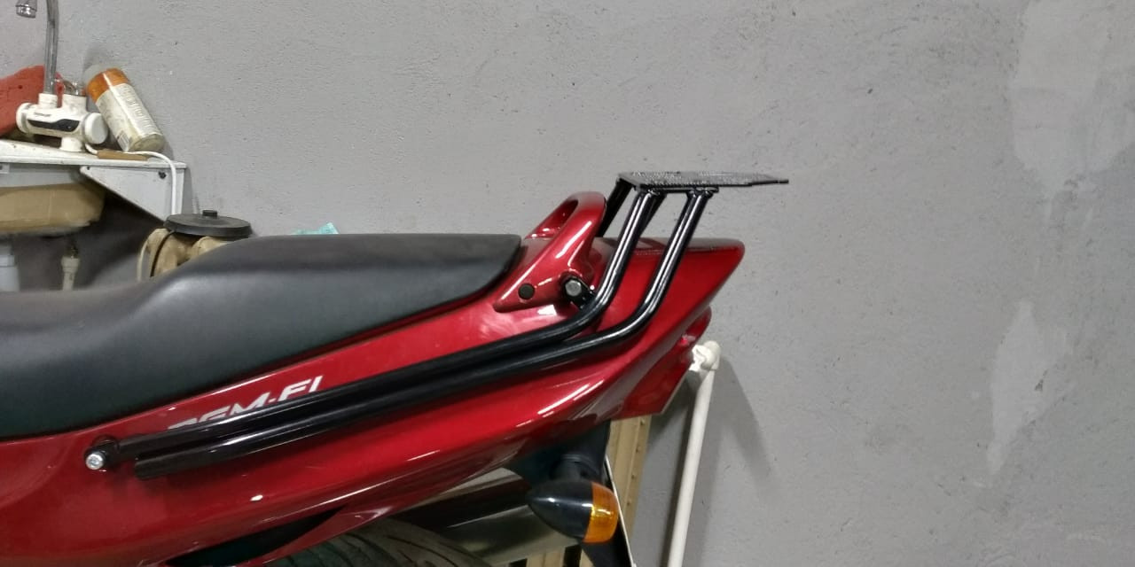Крепление центрального кофра ( багажник ) CBR1100XX